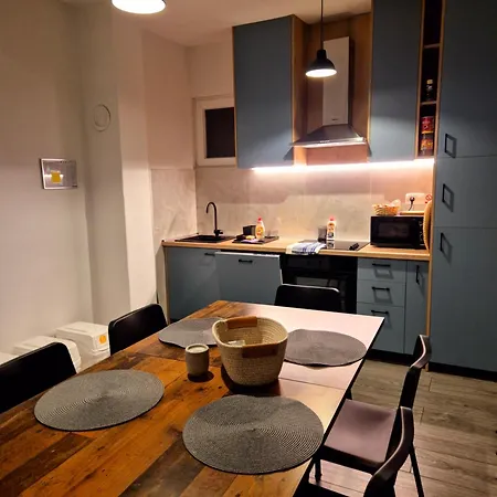Apartment Katarina 4+2 *